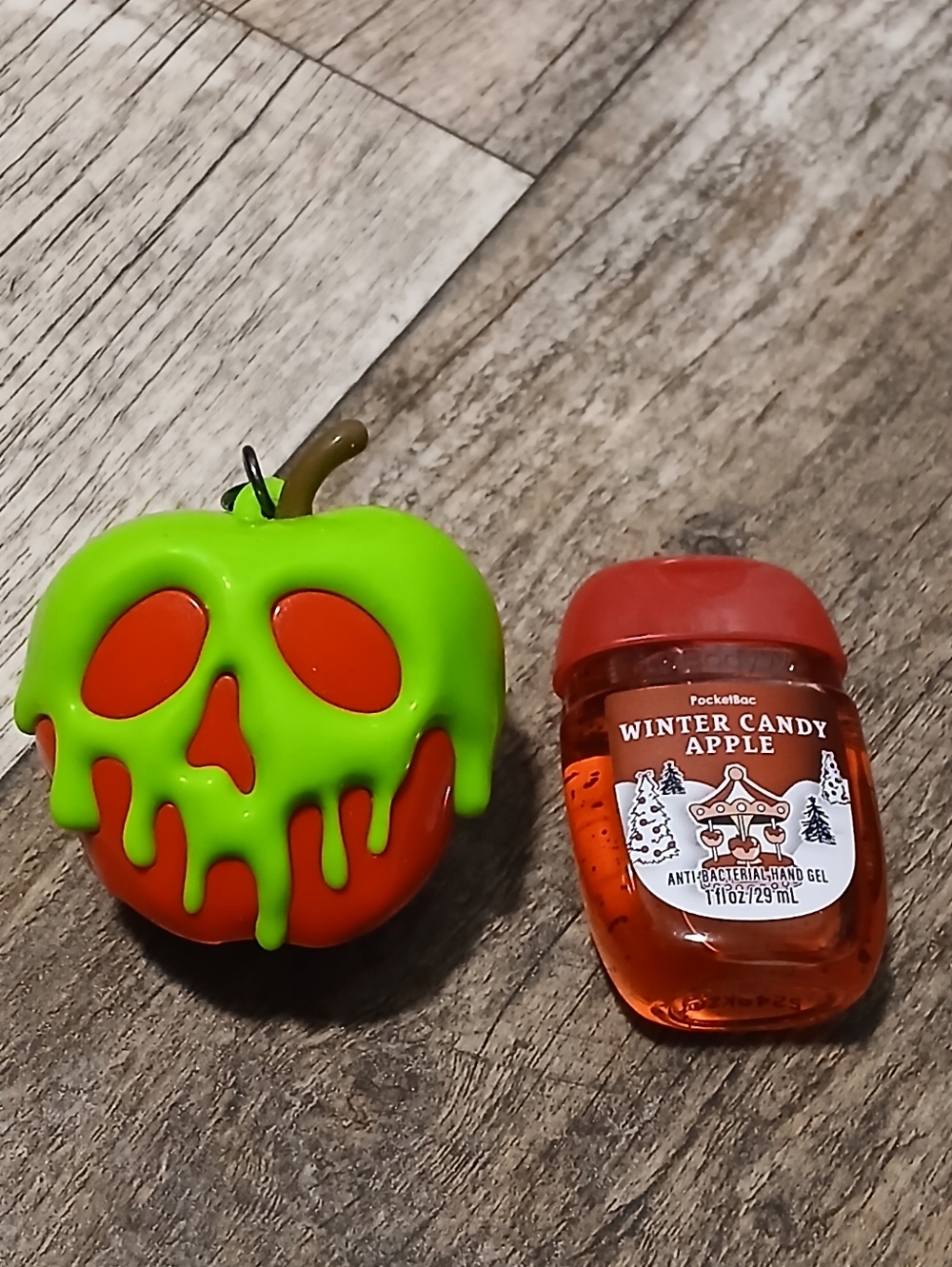 Bath & Body Works Winter Candy Apple PocketBac Hand Gel